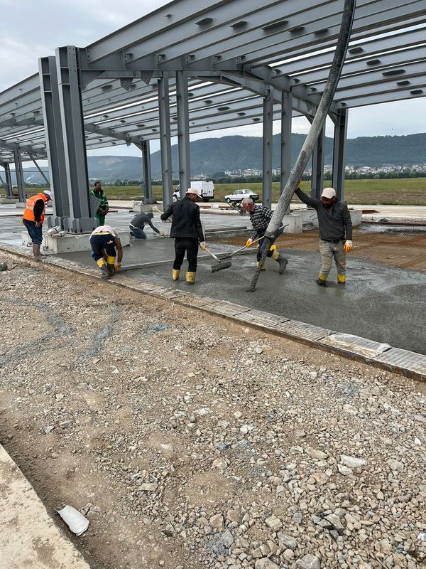 Saha betonu döküm çalışması